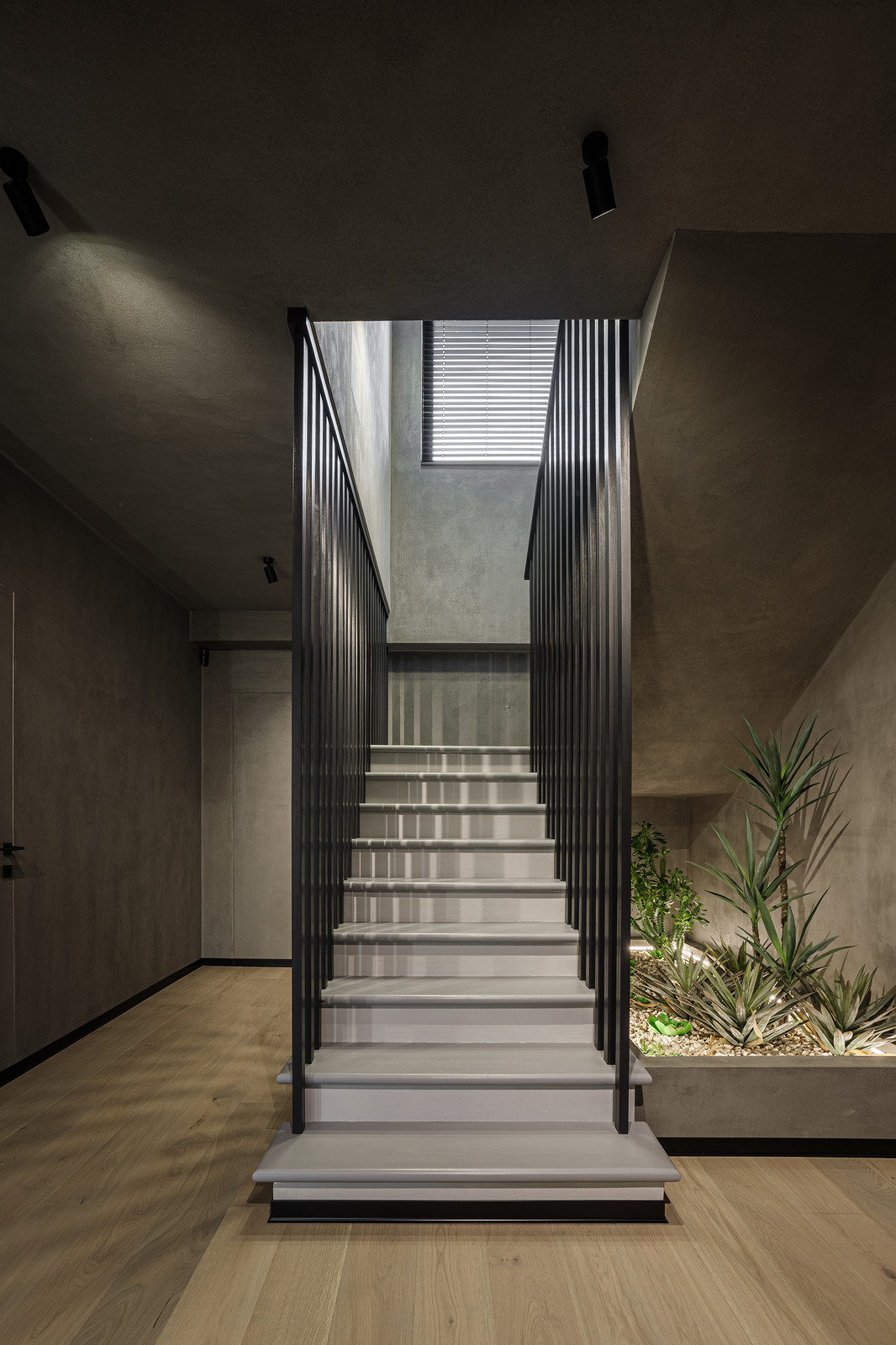 MG House — view 7